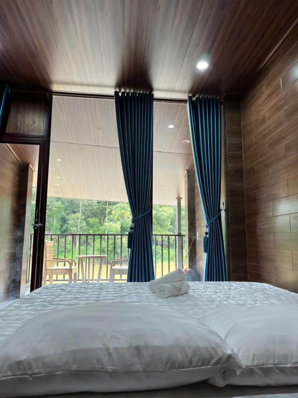 Floor River View Кат Тиен Екстериор снимка